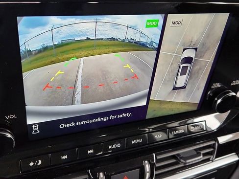 New 2025 Nissan Pathfinder Platinum image 16