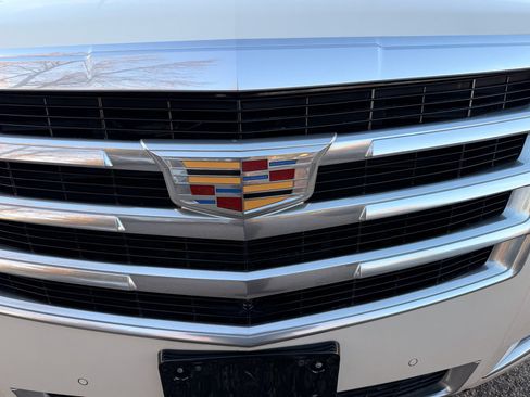 Used 2015 Cadillac Escalade ESV Luxury image 15