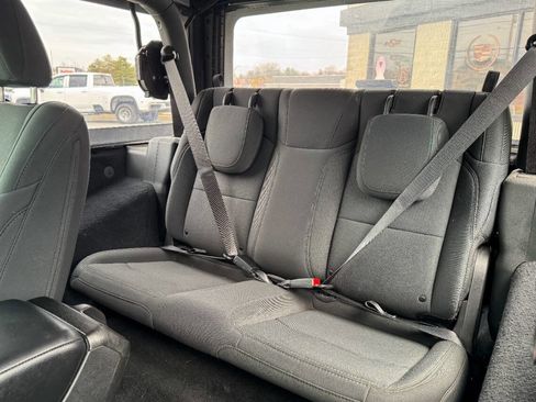 Used 2020 Jeep Wrangler Sport image 19