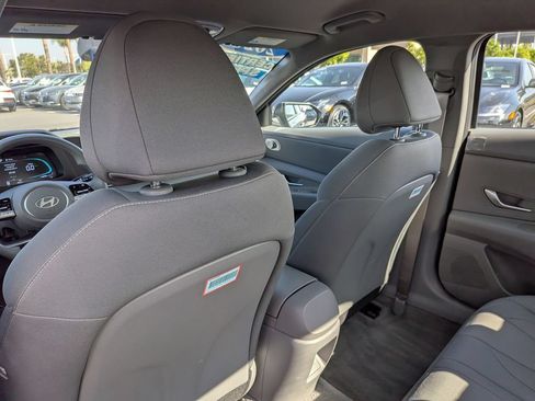 Certified 2026 Hyundai Elantra Hybrid FWD image 27
