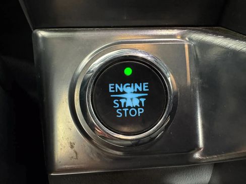 Used 2022 Ford F150 Lariat AWD/4WD image 17