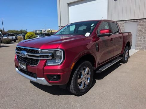 Used 2025 Ford Ranger Lariat w/ FX4 Off-Road Package AWD/4WD image 7