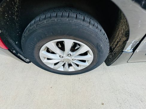 Used 2019 Chrysler Pacifica Touring-L FWD image 36
