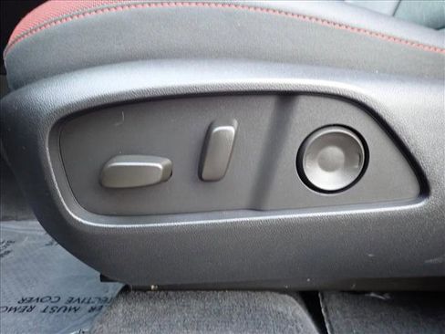 Used 2025 Chevrolet Equinox RS AWD/4WD image 13