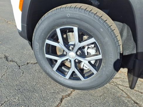 New 2025 Jeep Grand Cherokee L Limited image 6