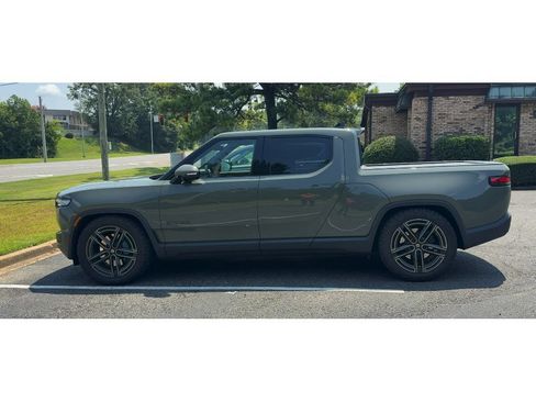 Used 2026 Rivian R1T Premium AWD/4WD image 2