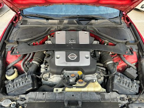 Used 2012 Nissan 370Z Coupe RWD image 19