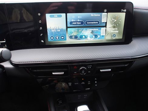 Used 2025 Nissan Kicks SR image 21