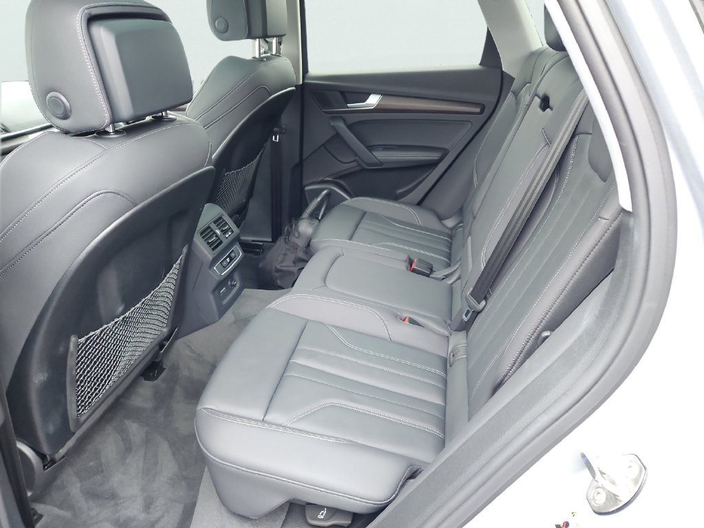 Used 2023 Audi Q5 e Premium Plus w/ Premium Plus Package AWD/4WD image 38