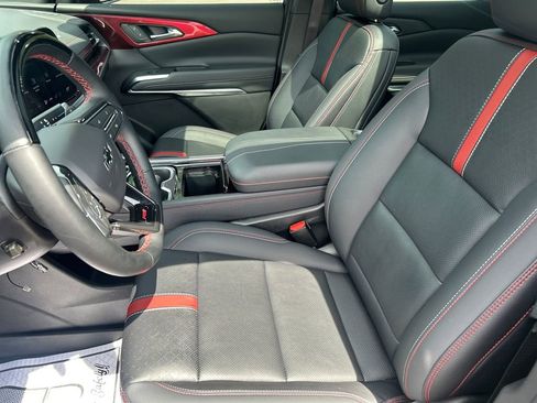 Used 2024 Chevrolet Traverse RS w/ LPO, Floor Liner Package FWD image 11