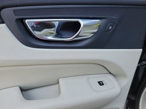 Used 2019 Volvo XC60 T5 Inscription w/ Protection Package Premier image 22