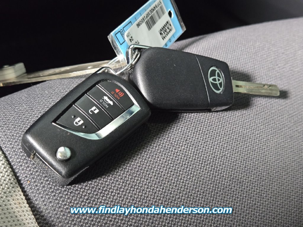 Used 2024 Toyota Corolla LE FWD image 31