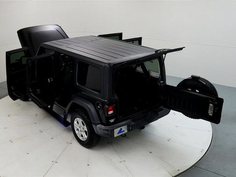 Used 2019 Jeep Wrangler Unlimited Sport S image 17