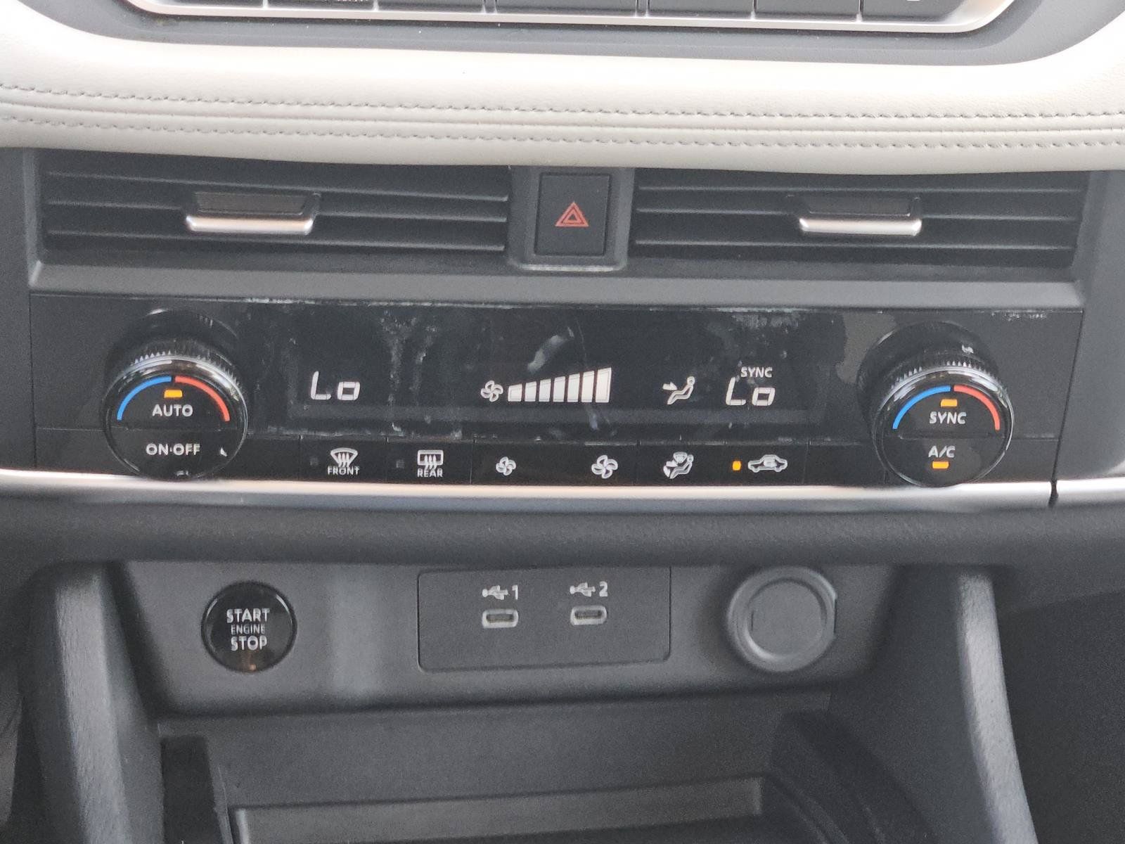 Used 2025 Nissan Rogue SV AWD/4WD image 15