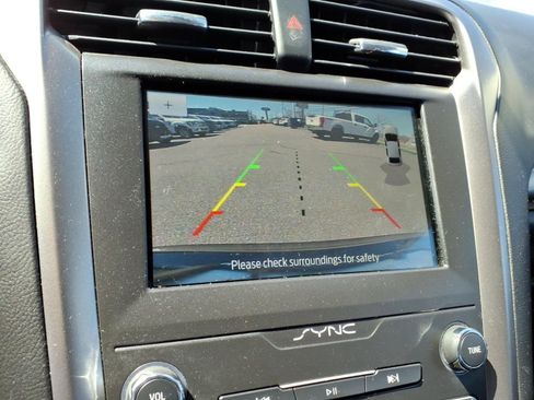 Used 2020 Ford Fusion SE image 18