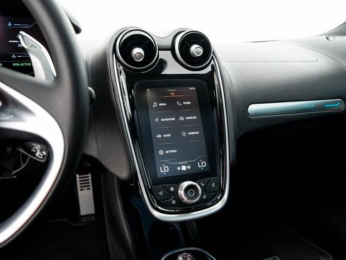 Used 2023 McLaren GT image 27