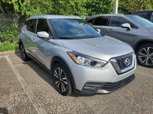 Used 2020 Nissan Kicks SV FWD image 2