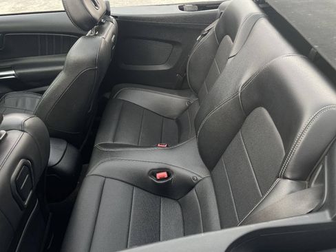 Used 2018 Ford Mustang Premium RWD image 26