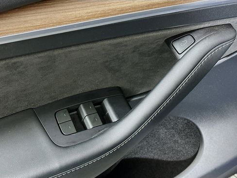 Used 2024 Tesla Model Y Long Range image 15