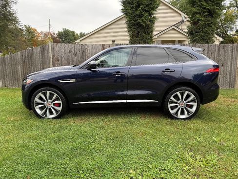 Used 2017 Jaguar F-PACE S image 3