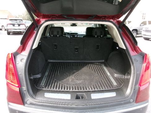 Used 2018 Cadillac XT5 Premium Luxury image 15