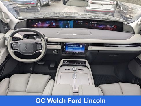 Certified 2025 Lincoln Navigator Reserve AWD/4WD image 18