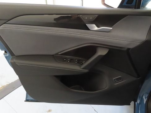 New 2026 Volkswagen Tiguan SE image 11