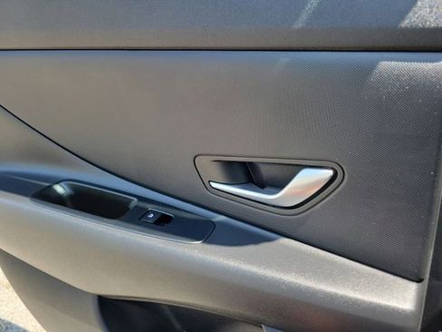 New 2026 Hyundai Elantra Hybrid FWD image 21