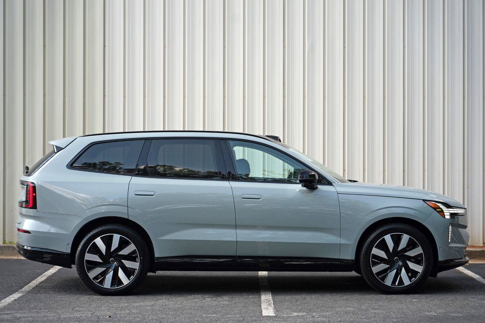 Used 2025 Volvo EX90 Ultra AWD/4WD image 53