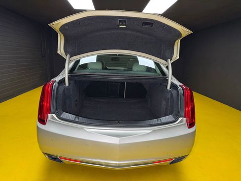 Used 2013 Cadillac XTS Luxury image 11