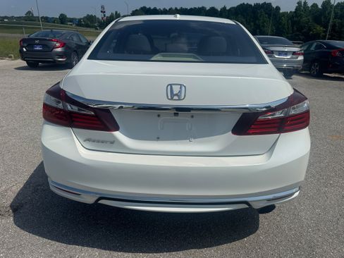 Used 2016 Honda Accord EX-L image 5