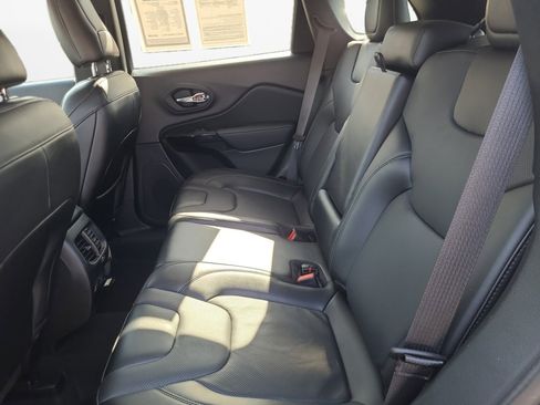 Used 2023 Jeep Cherokee Altitude Lux image 15