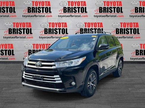 Used 2018 Toyota Highlander Plus AWD/4WD image 7