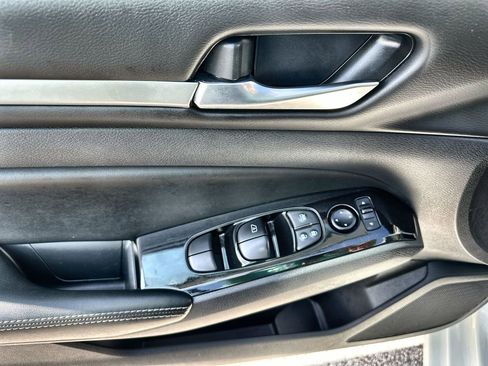 Used 2023 Nissan Altima 2.5 SV image 23