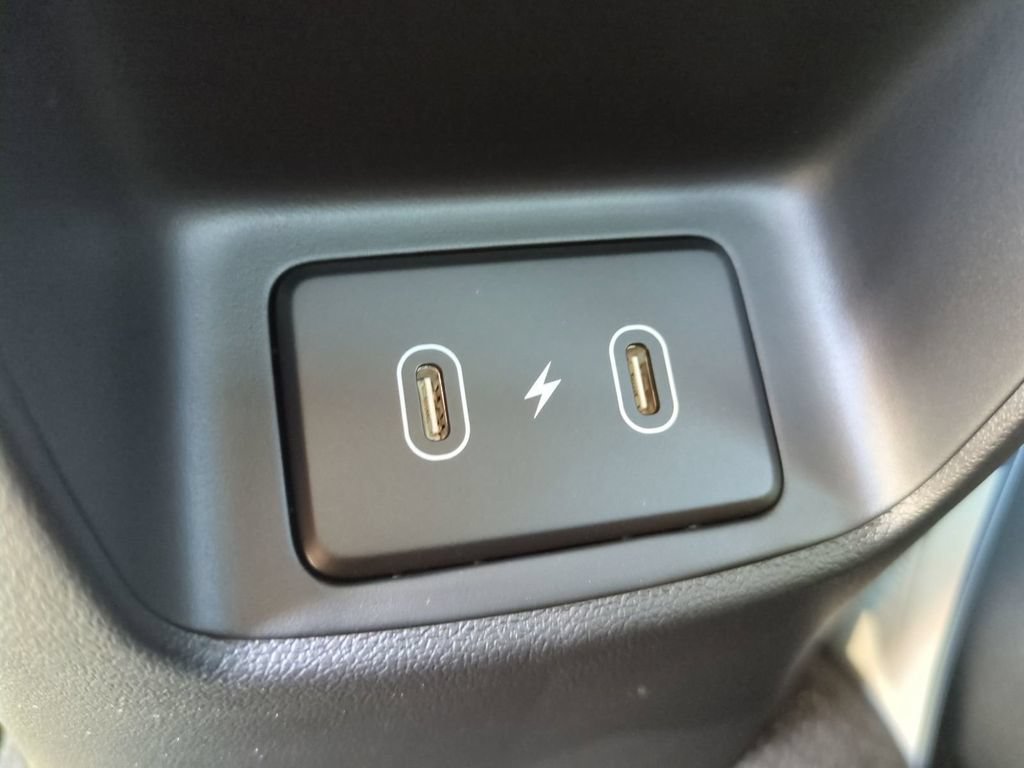 New 2026 Hyundai Elantra Limited FWD image 15