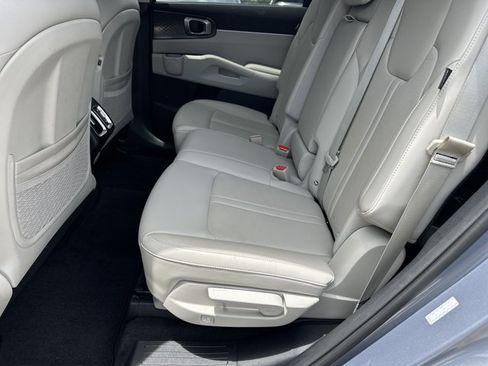 Used 2025 Kia Sorento S w/ Panoramic Sunroof Package FWD image 25