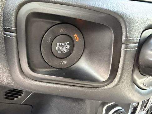 Used 2024 Jeep Wrangler Unlimited Sahara w/ Technology Group AWD/4WD image 20