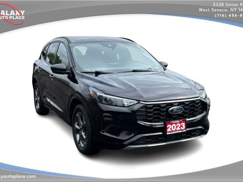 Used 2023 Ford Escape ST-Line image 3