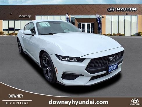 Used 2024 Ford Mustang Premium image 3
