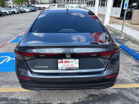 Used 2025 Honda Accord LX image 4