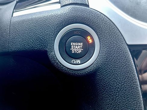 Used 2023 Chrysler 300 Touring w/ Sport Appearance Package image 15