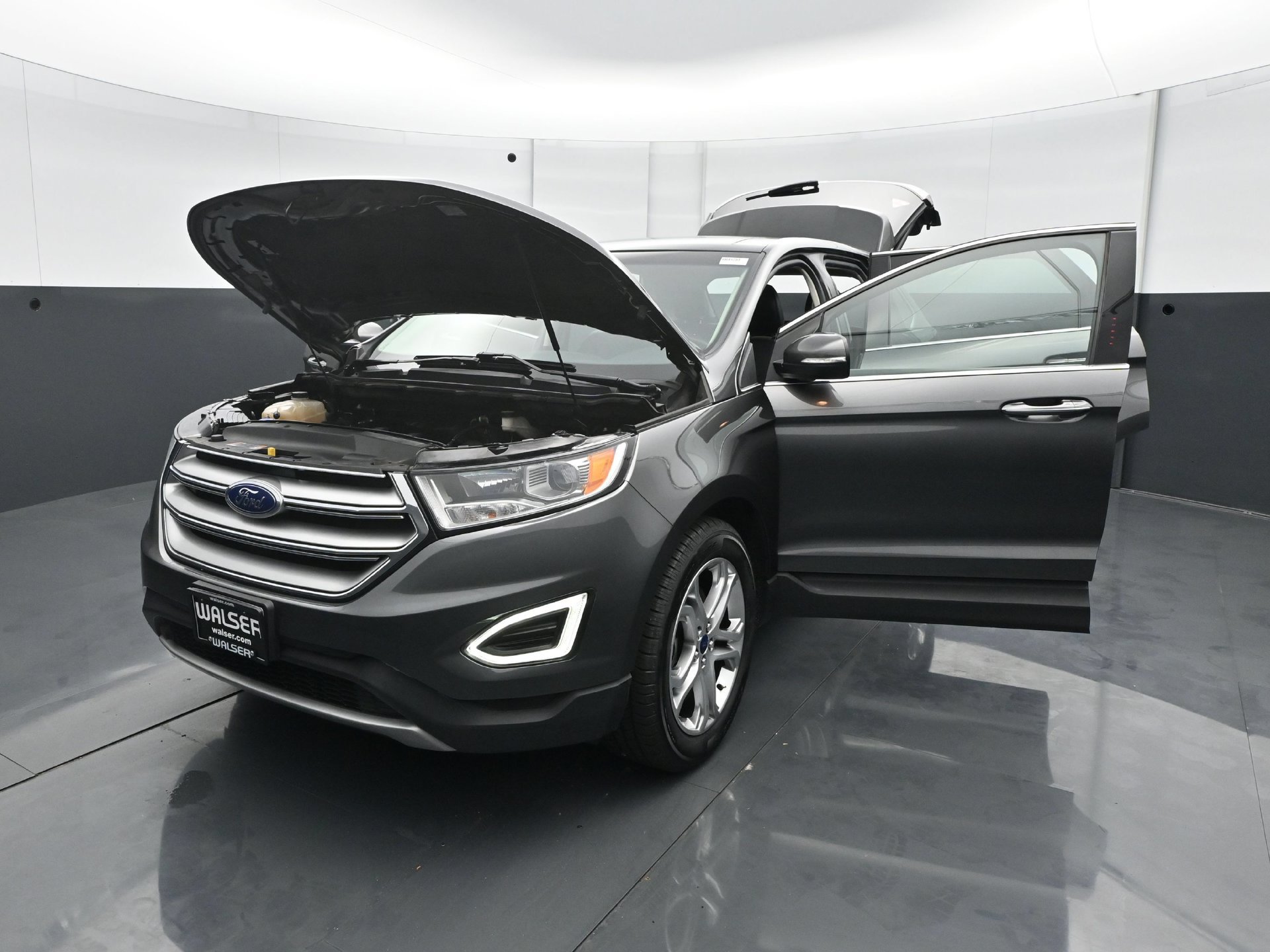 Used 2015 Ford Edge Titanium w/ Equipment Group 301A AWD/4WD image 28