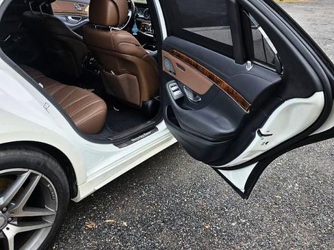 Used 2015 Mercedes-Benz S 550 Sedan image 2