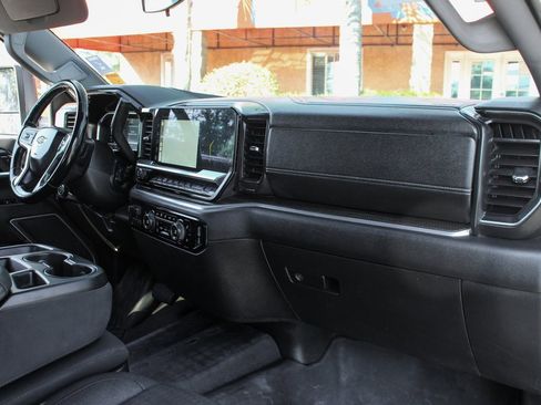 Used 2024 Chevrolet Silverado 2500 LT image 34