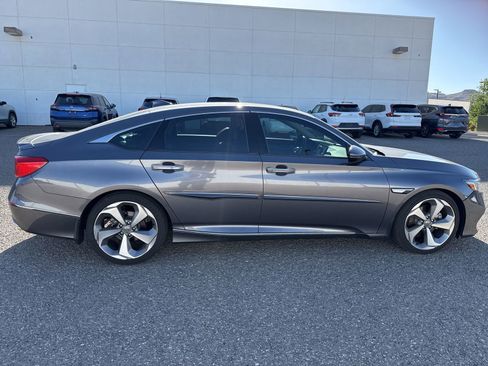 Used 2018 Honda Accord Touring image 7
