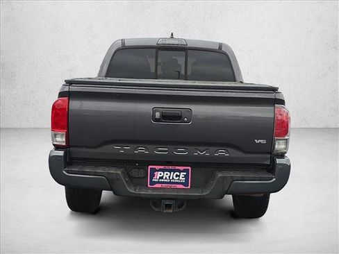 Used 2016 Toyota Tacoma Limited w/ Towing Package image 6