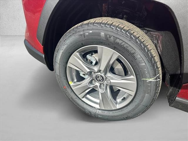 Used 2025 Toyota RAV4 XLE w/ Convenience Package AWD/4WD image 16