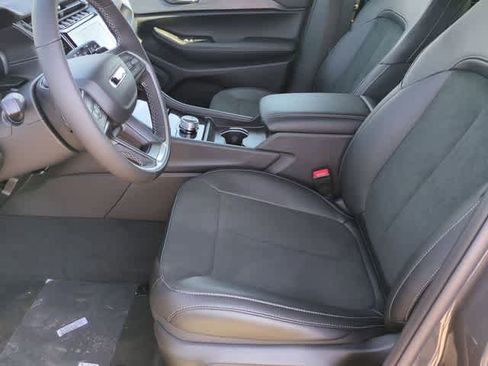 New 2025 Jeep Grand Cherokee L Altitude AWD/4WD image 17