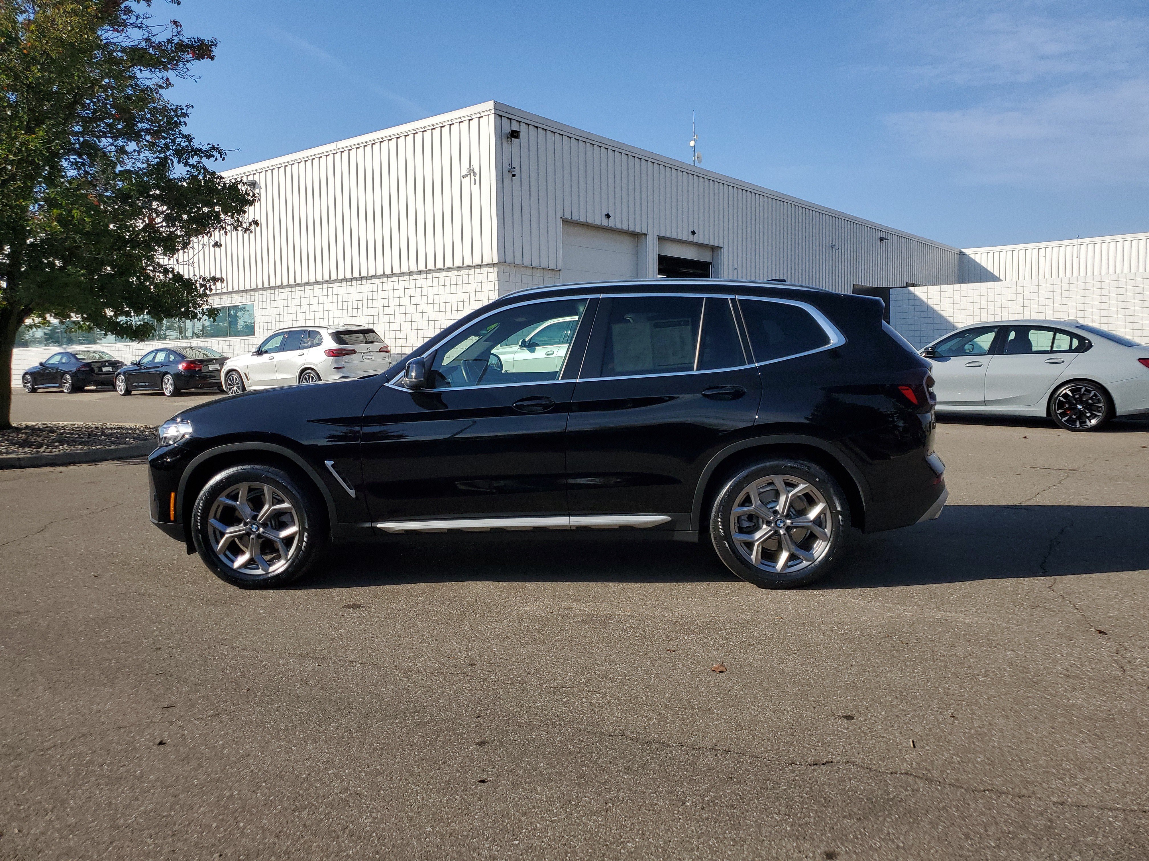 Certified 2023 BMW X3 xDrive30i w/ Premium Package AWD/4WD image 2