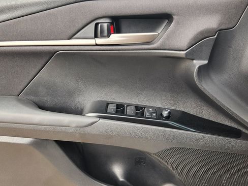 Used 2025 Toyota Camry LE w/ Convenience Package image 17